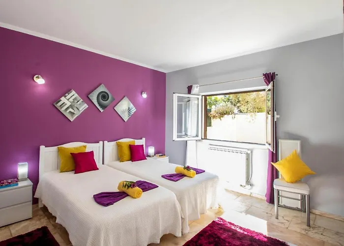 Dominica * Carvoeiro (Lagoa)